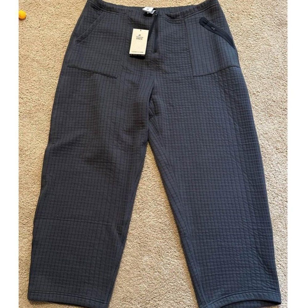 nike tech pack therma ADV dri fit pants. womens XL. see all photos.